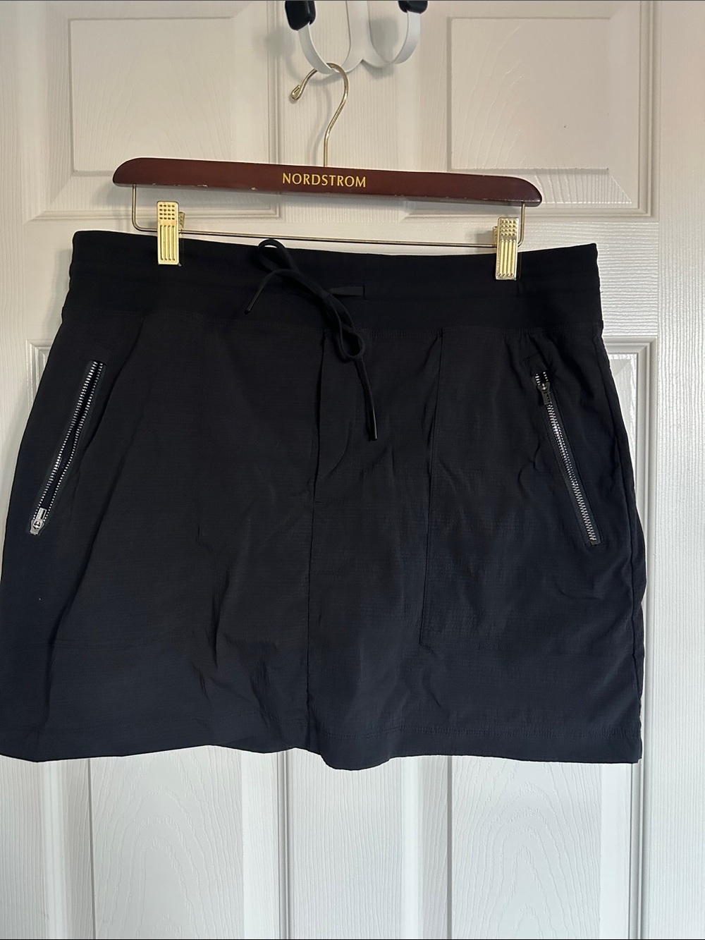 Athleta Trekkie Skort Black Ripstop Hiking Travel Pockets Size 14